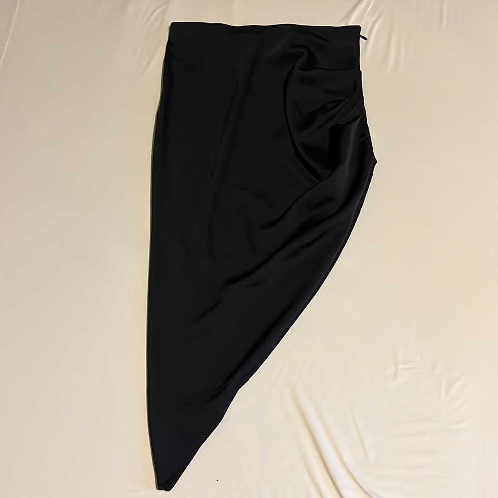 Gianni Bini black skirt with exposed leg